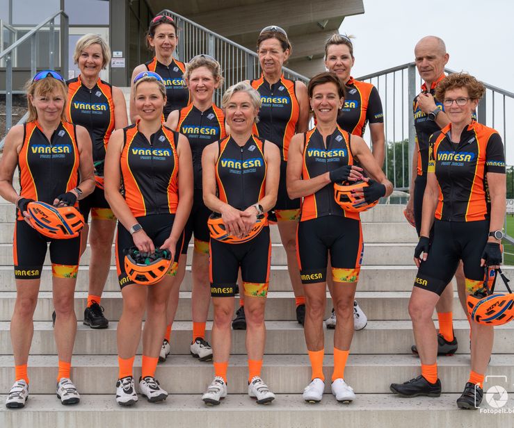 8  Ladies cycling team  Lille